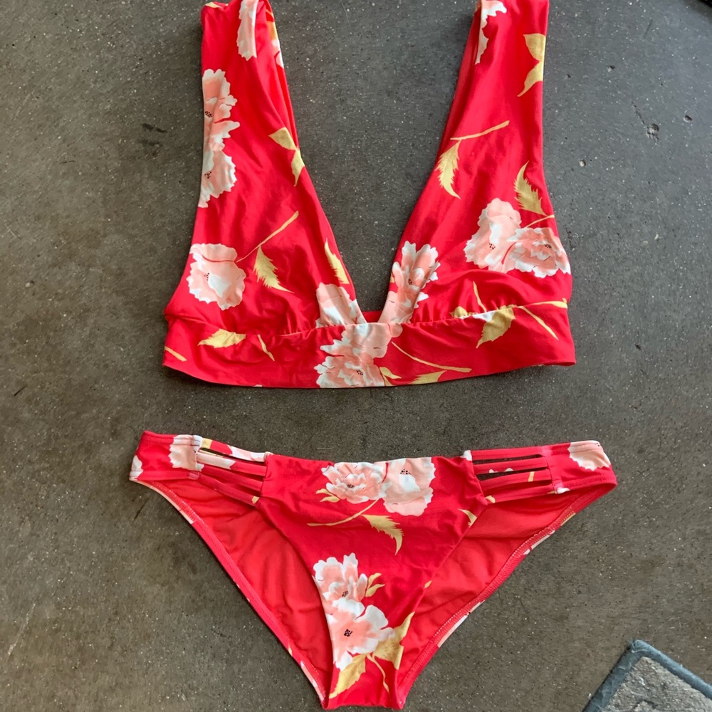 Billabong Bikini Top + Bottom